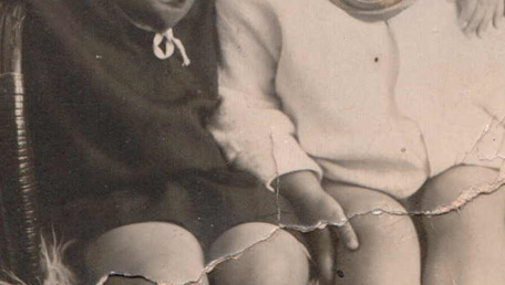Bimbi e vecchi cortili