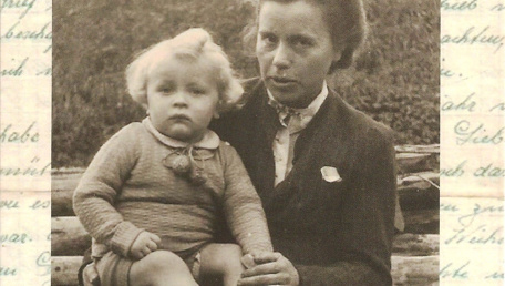 Fiume 1947, una bambina italiana e un militare tedesco prigioniero degli jugoslavi